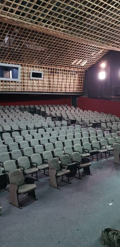 Quanto Custa Orçamento para Cadeiras em Atacado Bertioga - Orçamento para Cadeiras de Teatro